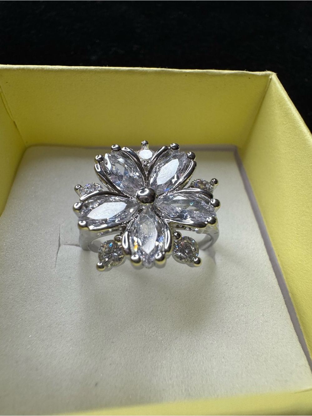 fashion Silver Floral CZ Statement Ring - Clear Crystal Flower
